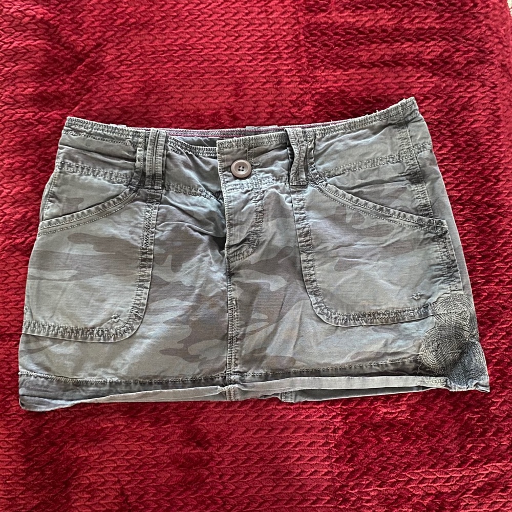 American Eagle Camo Skirt size 6